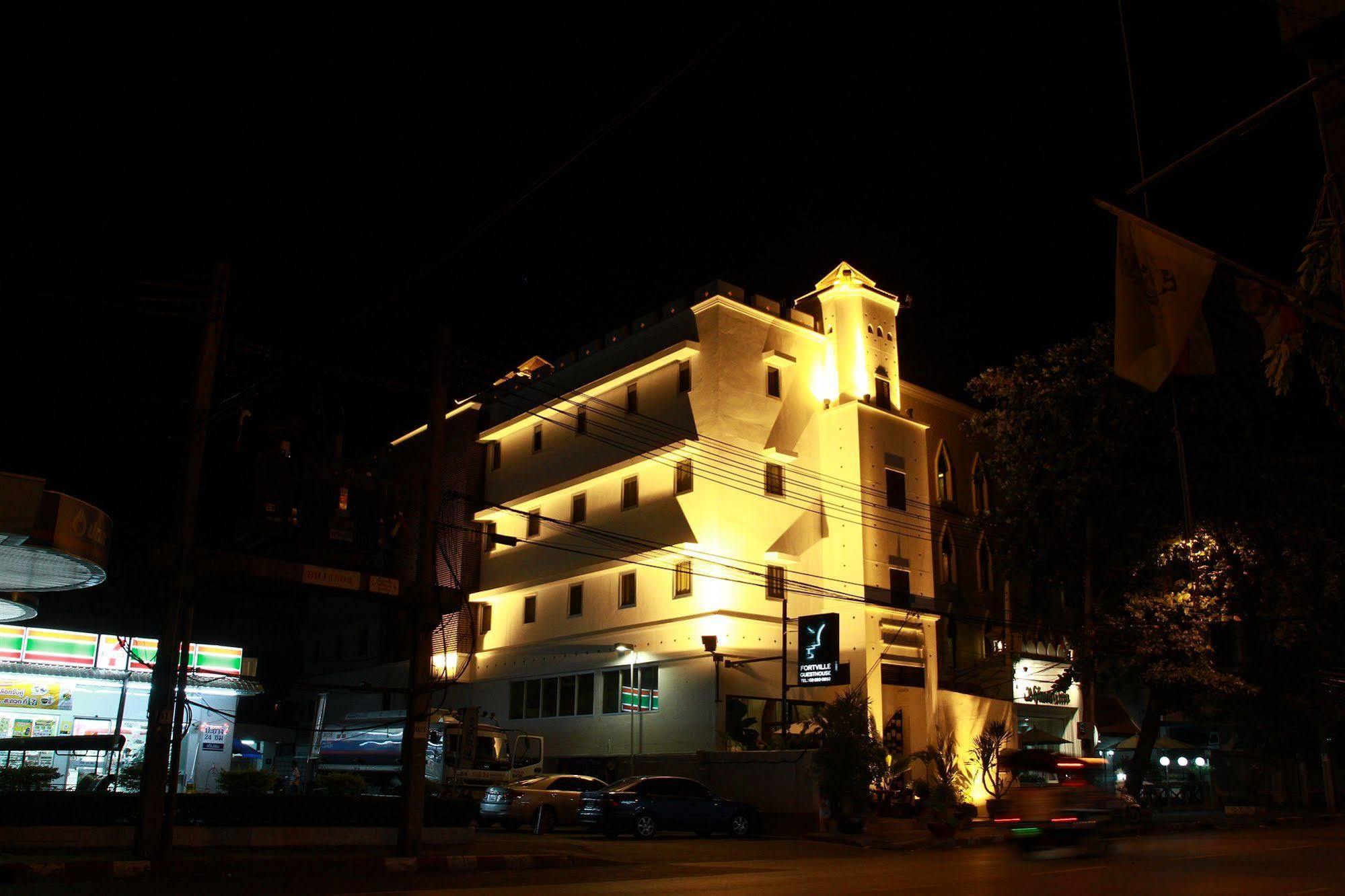 Fortville Guesthouse Bangkok Dış mekan fotoğraf